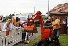 Große und kleine Jungs baggern gerne !