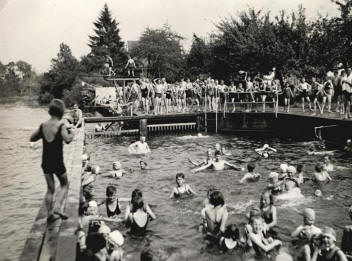 Heimatverein Warendorf: Flussbadeanstalt - Badevergnügen