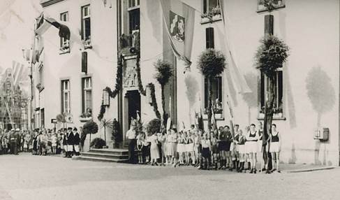 1955 Weltmeister HG Winckler im Rathaus 1