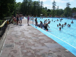 Heimatverein Warendorf: Das Warendorfer Freibad - großzügig und schön gelegen im Emsseepark