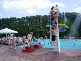 Heimatverein Warendorf: Das Warendorfer Freibad - großzügig und schön gelegen im Emsseepark