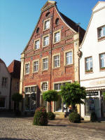 Heimatverein Warendorf: Flurhaus von Pictorius, daneben die Scharre